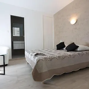 Alizéa 2*, Avignon France